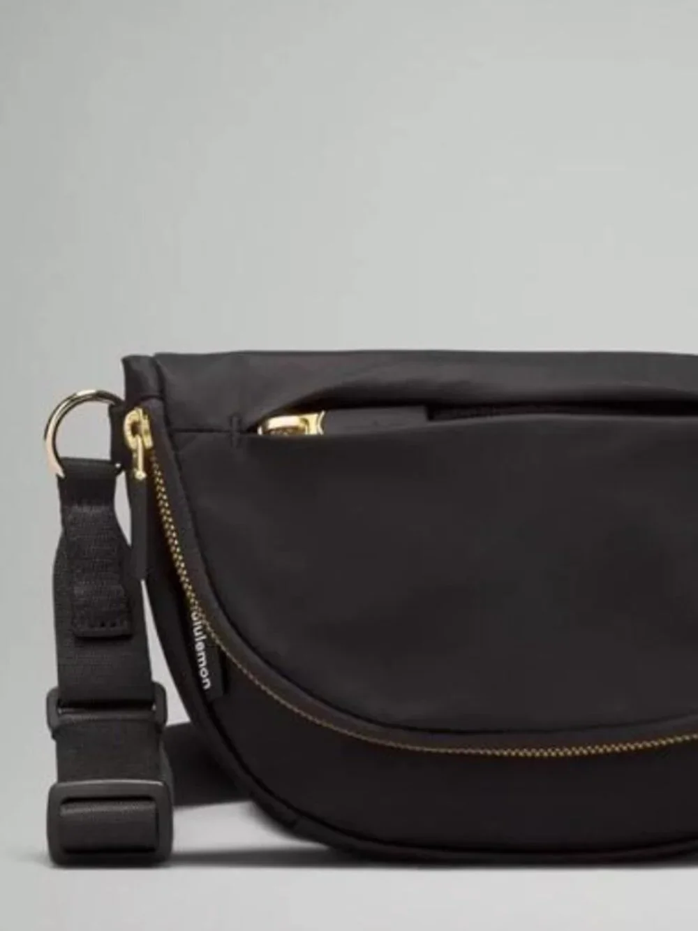 Lululemon Festival Bag in Black with gold details
